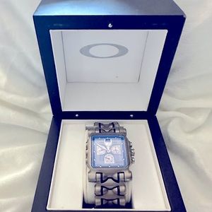 Oakley minute machine